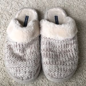 Cream comfy slippers